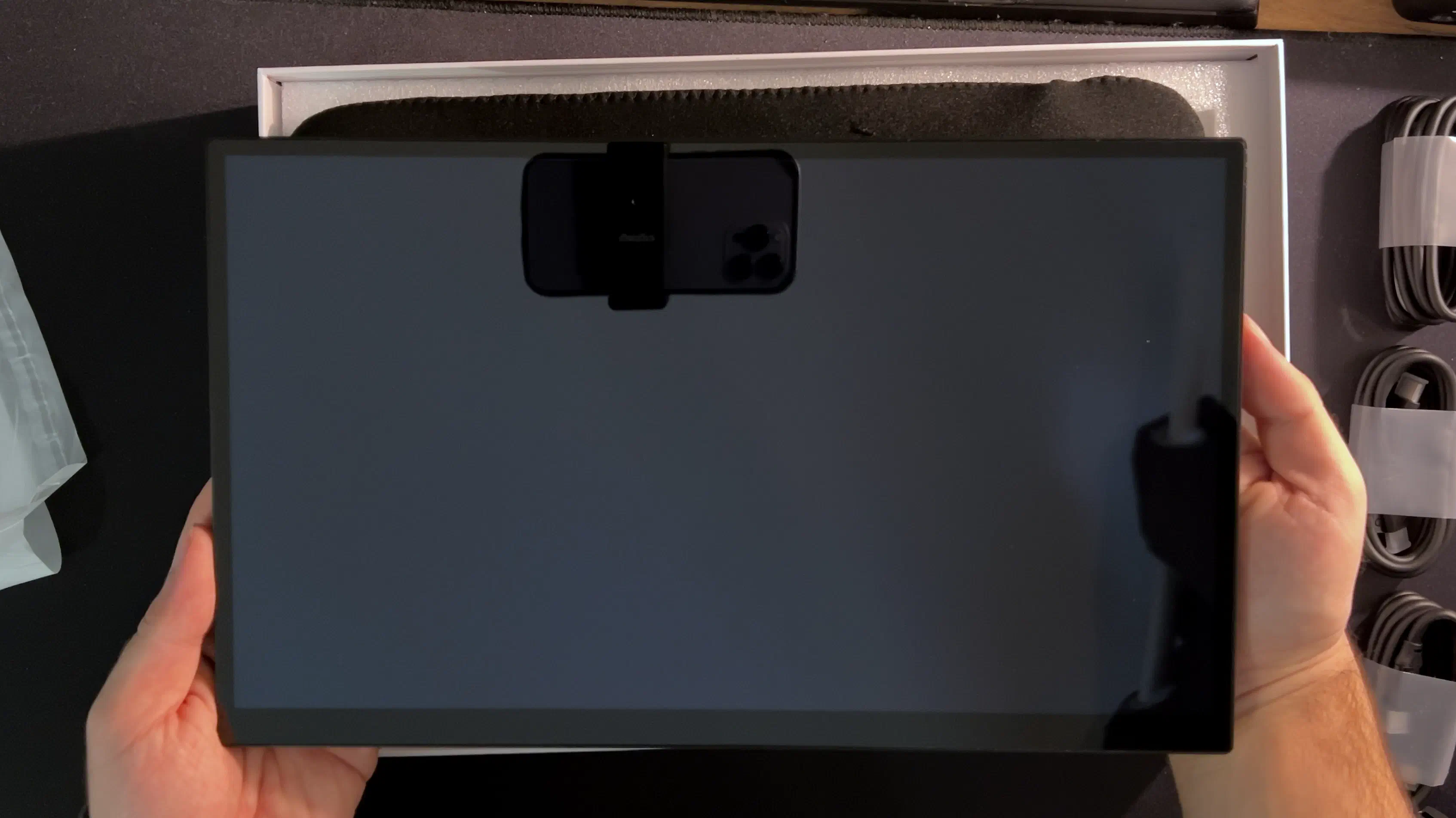 Monitor in light